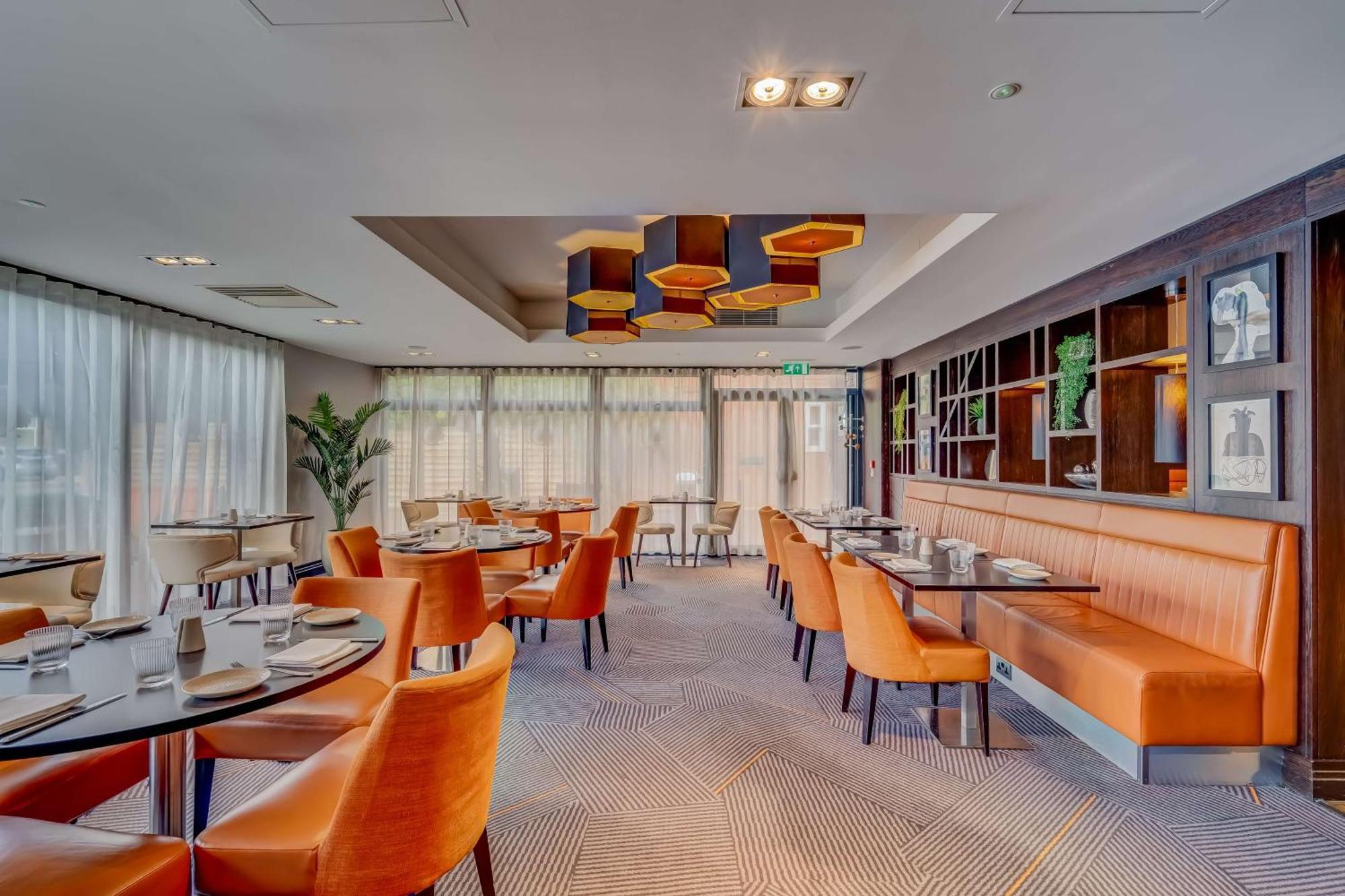 Hotel Doubletree By Hilton London Ealing Exteriér fotografie
