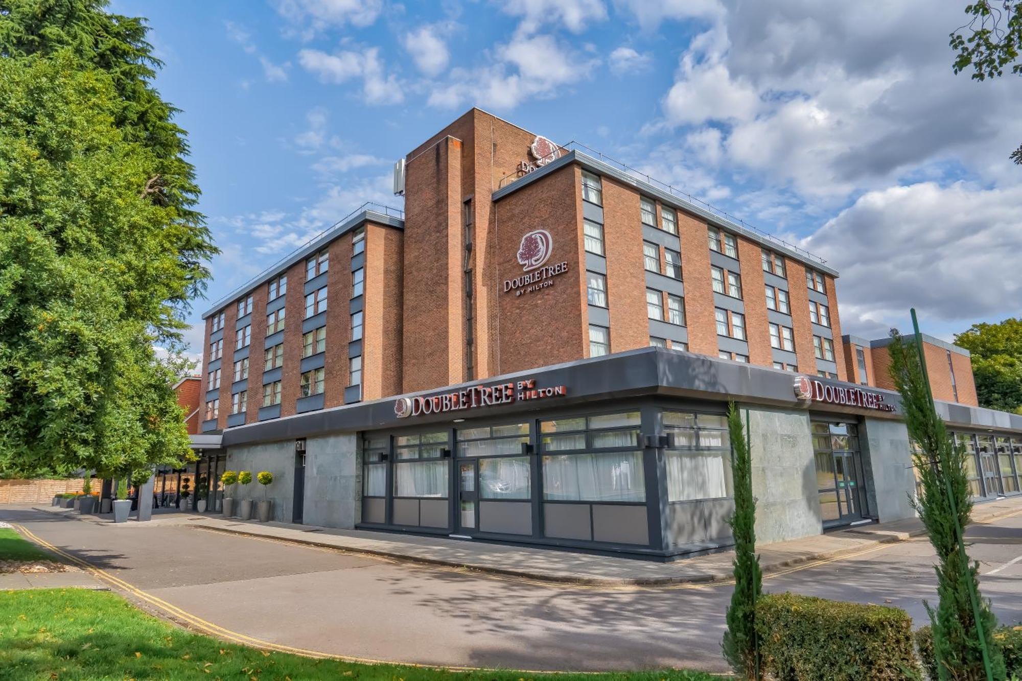 Hotel Doubletree By Hilton London Ealing Exteriér fotografie
