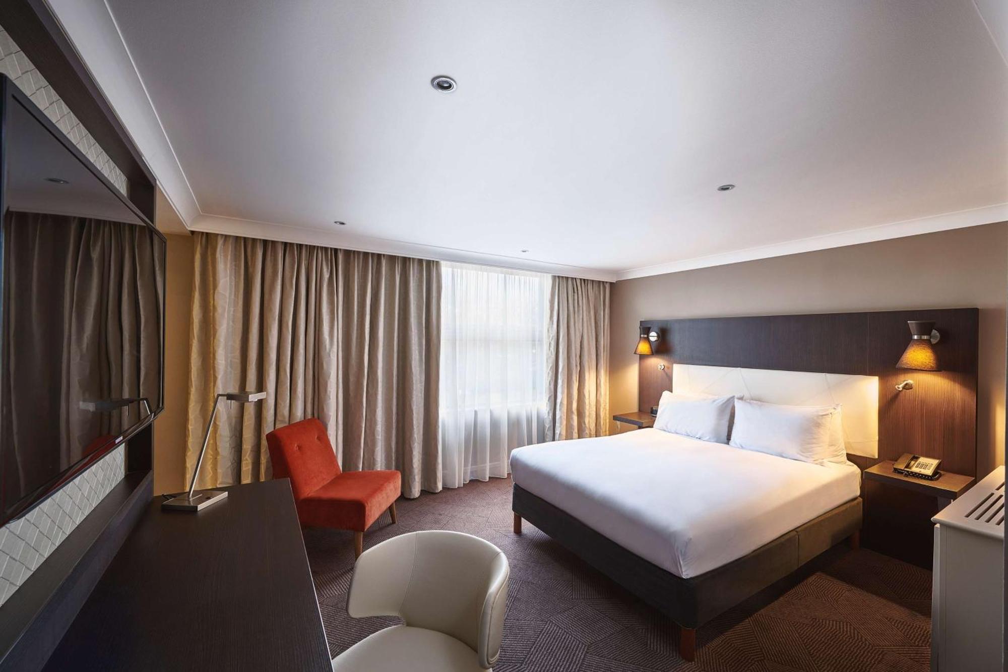 Hotel Doubletree By Hilton London Ealing Exteriér fotografie