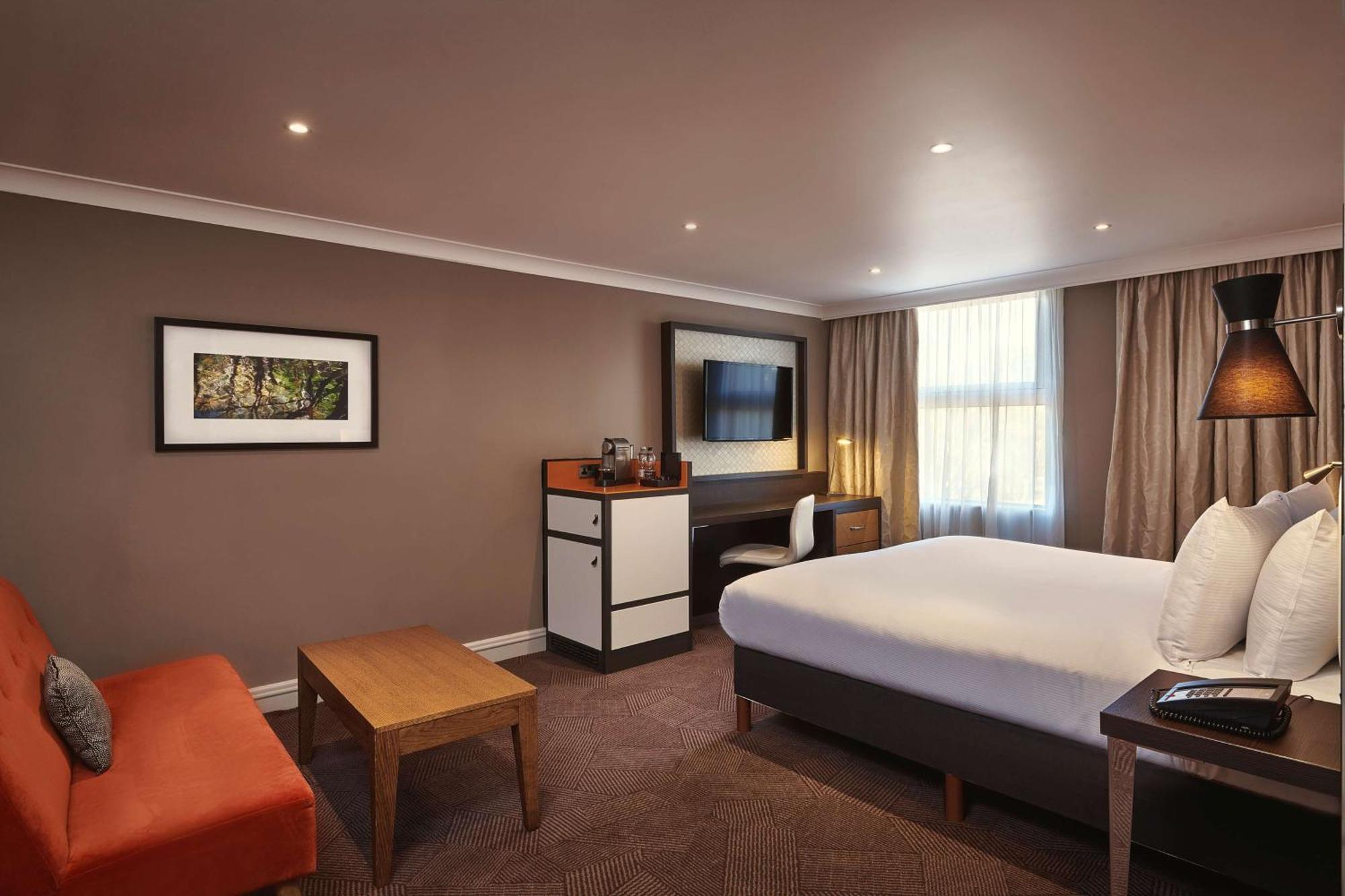 Hotel Doubletree By Hilton London Ealing Exteriér fotografie