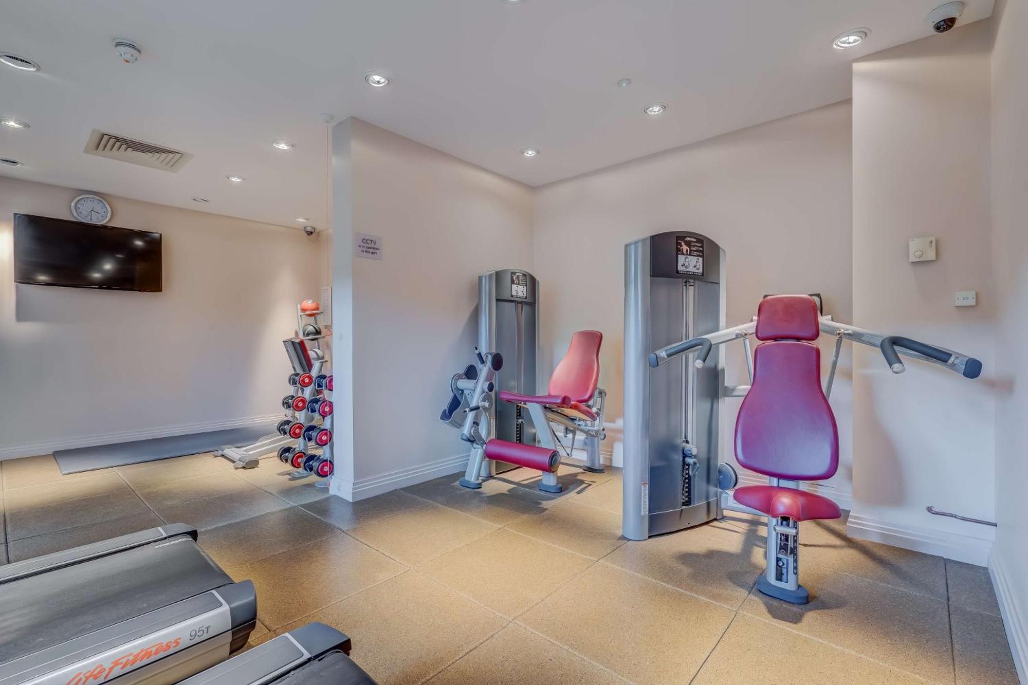 Hotel Doubletree By Hilton London Ealing Exteriér fotografie