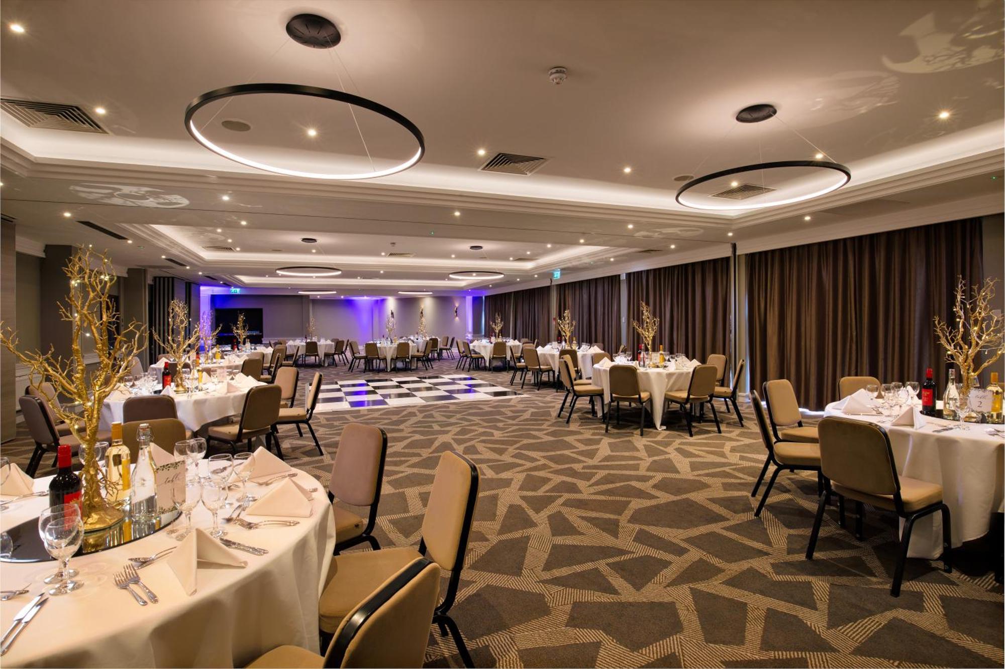 Hotel Doubletree By Hilton London Ealing Exteriér fotografie