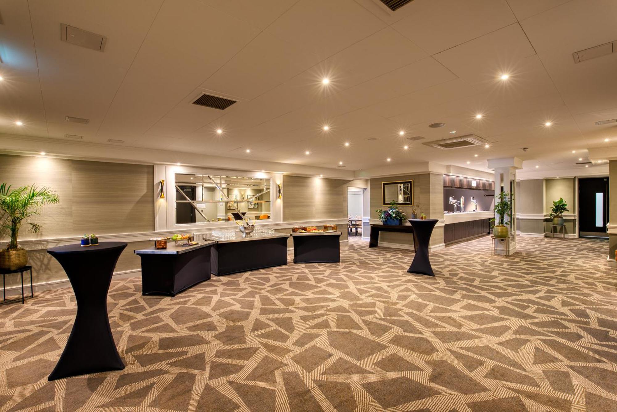 Hotel Doubletree By Hilton London Ealing Exteriér fotografie