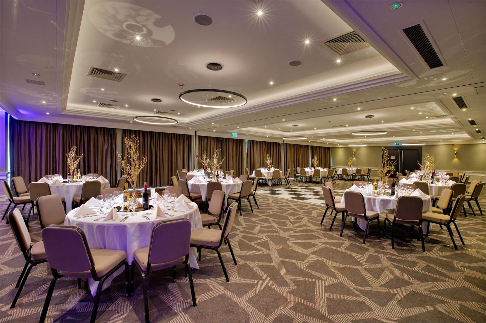 Hotel Doubletree By Hilton London Ealing Exteriér fotografie