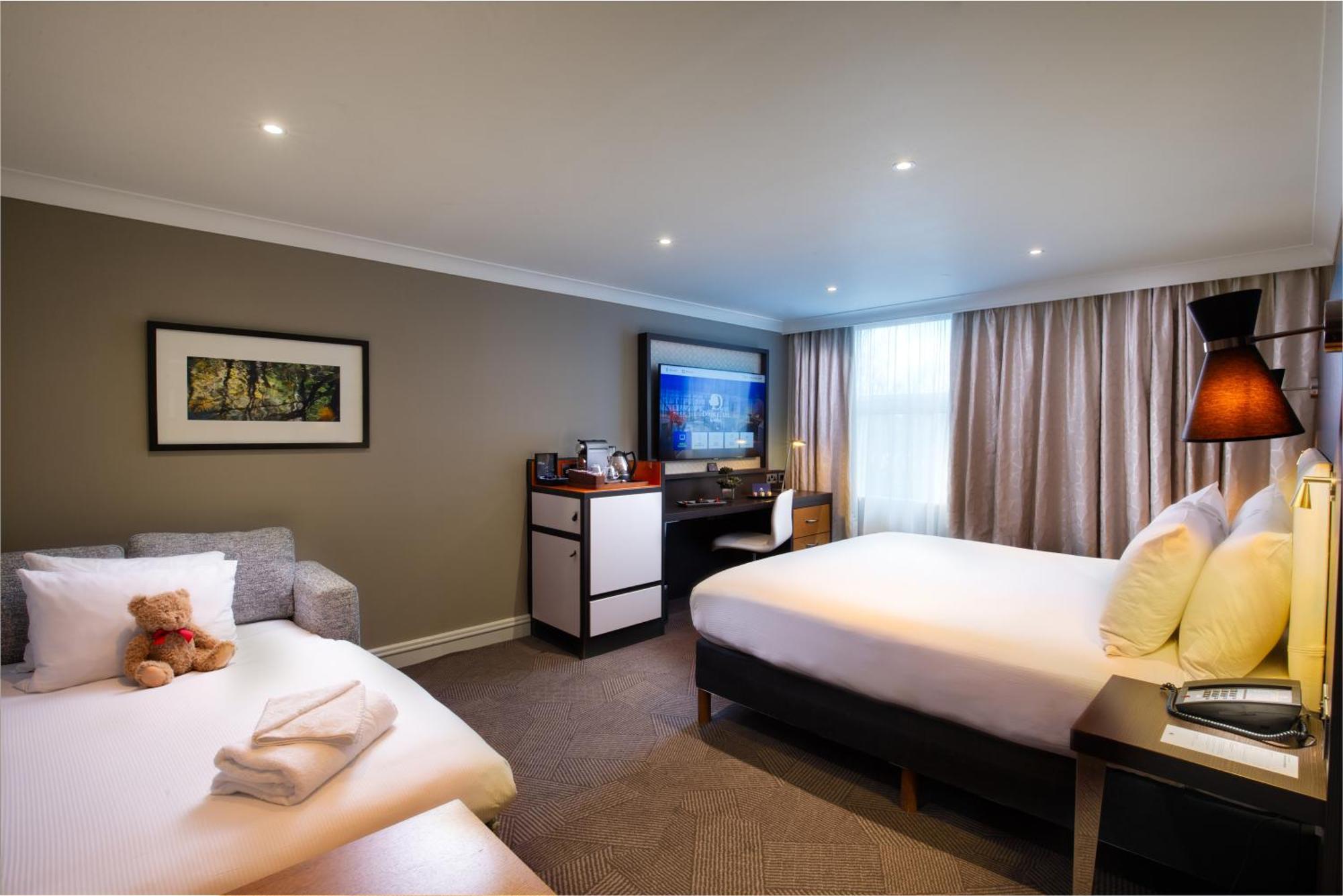 Hotel Doubletree By Hilton London Ealing Exteriér fotografie