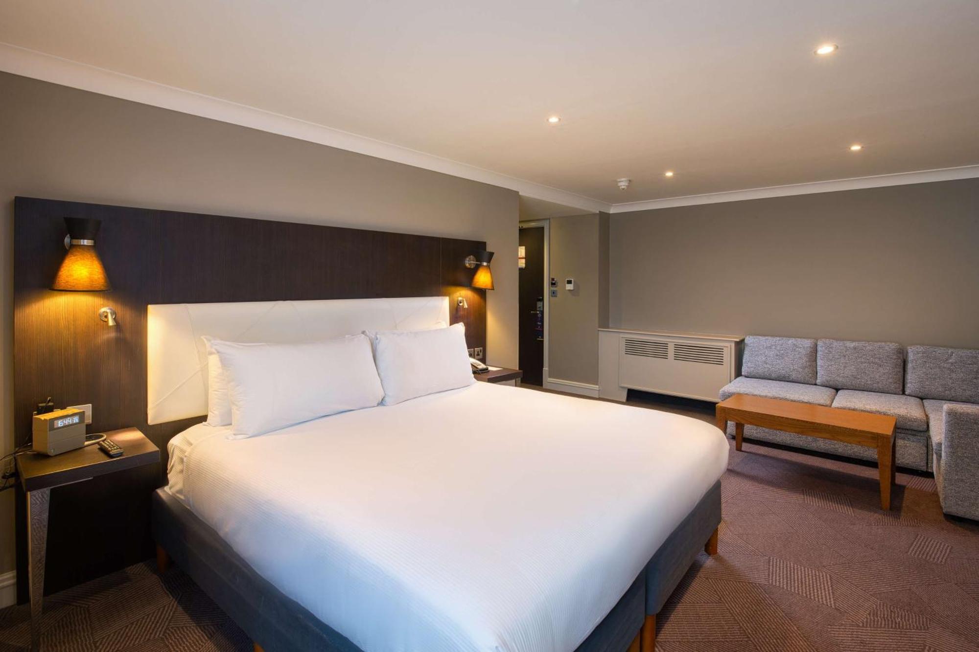 Hotel Doubletree By Hilton London Ealing Exteriér fotografie
